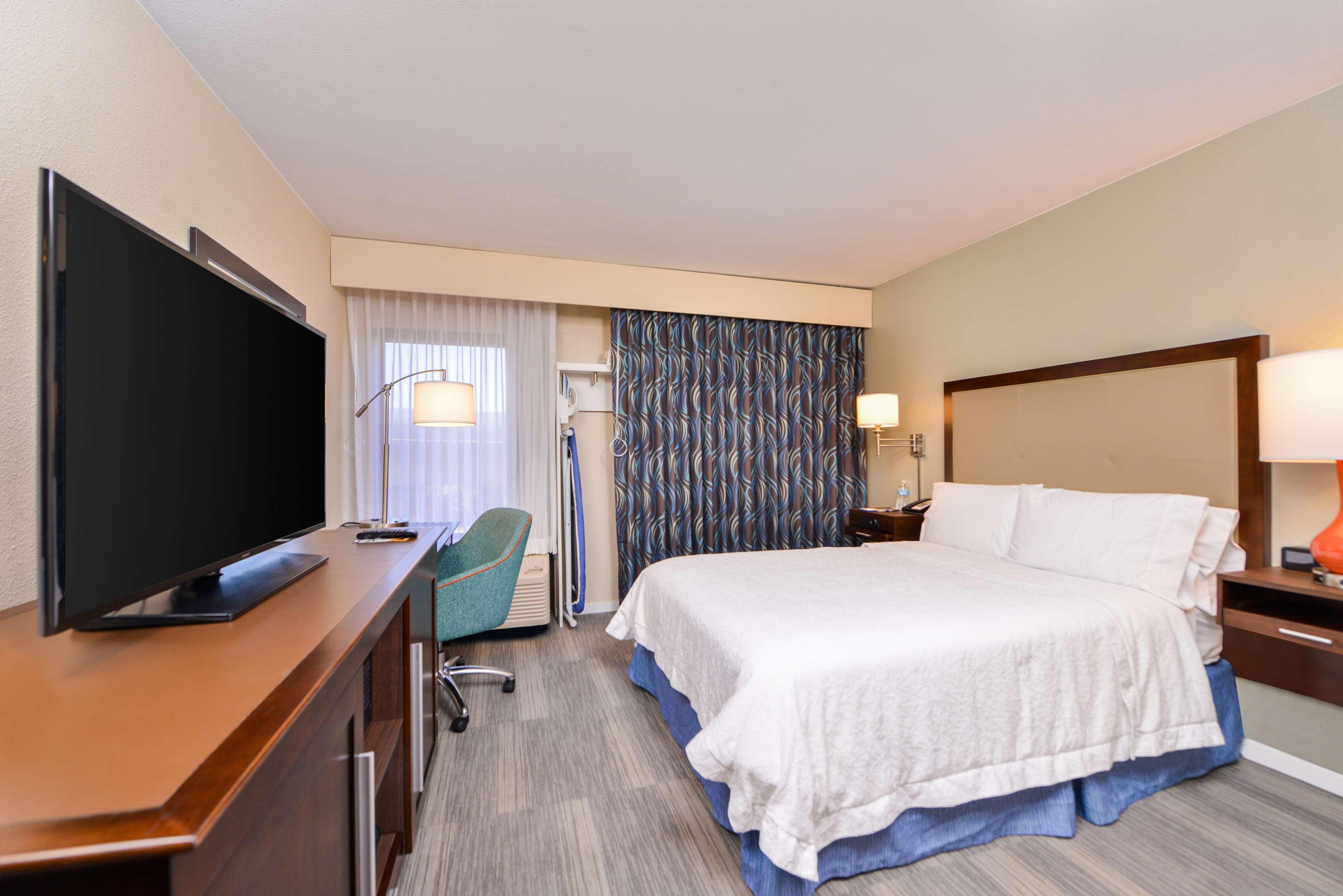 Hampton Inn Seattle Airport SeaTac Exterior photo